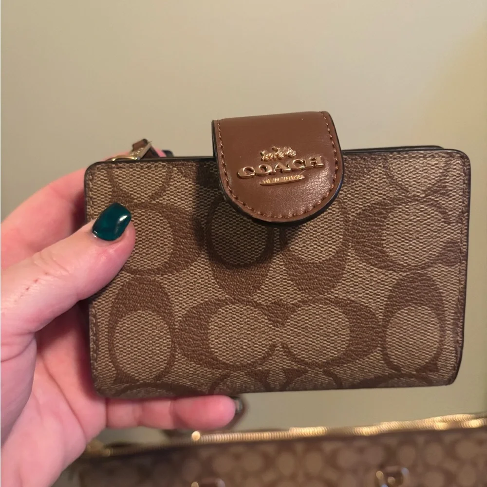 Coach Tan Signature Tote Bag Set - Picture 10 of 11